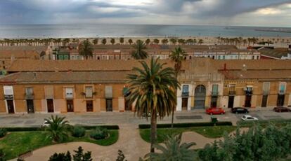 La Lonja de Pescadores de El Cabanyal, uno de los edificios históricos que prevé derribar el plan municipal.