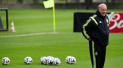 Del Bosque, seleccionador nacional, durante un entrenamiento en Brasil.