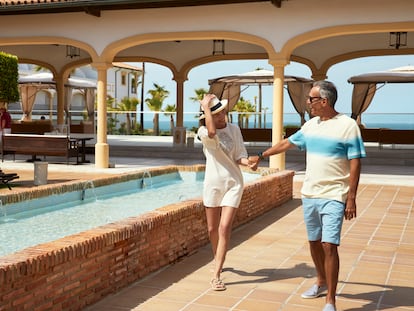 El hotel Iberostar Selection Andalucía Playa, en La Barrosa-Chiclana (Cádiz) tiene acceso directo a la playa. El carácter andaluz se respira tanto en su decoración como en su restaurante La Bodega.