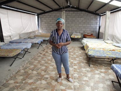 Carmen Carcelén in one of the rooms of her house that shelters migrants from Venezuela.