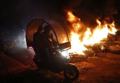 Partidarios del líder libanés, Nabih Berri, durante una protesta contra el ministro Gibran Bassil, en Beirut (Líbano).