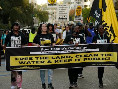 Habitantes de Jackson protestan por la crisis del agua en su ciudad, en una manifestación de este mes de octubre.