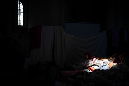 Una persona indocumentada permanece en huelga de hambre en el interior de una iglesia de Bruselas, Bélgica.