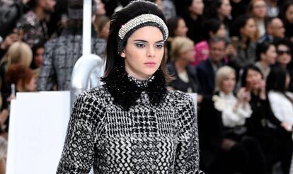 Kendall Jenner, desfilando para Chanel el pasado 7 de marzo en Par&iacute;s.