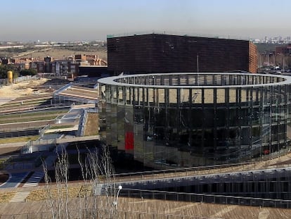 Panorámica de Alcorcón, con el CREAA en primer término.