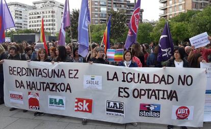 Concentración en Pamplona en apoyo al programa Skolae,este viernes. 