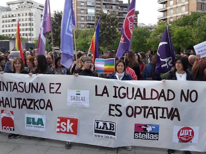 Concentración en Pamplona en apoyo al programa Skolae,este viernes. 