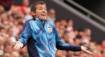 Albert Celades, en la banda de Mestalla