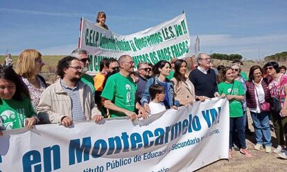 Isabel Serra, candidata de Podemos a la presidencia de la Comunidad de Madrid en una manifestación para reclamar un instituto en Montecarmelo.