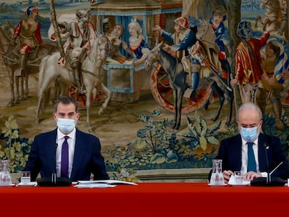 El rey Felipe VI, en la reunión de la Fundación pro RAE, en el Palacio del Pardo de Madrid.