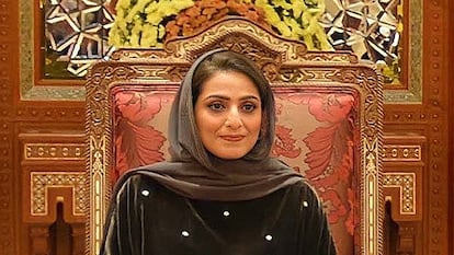 La primera dama de Omán, Ahad Bint Abdullah Bin Hamad al Busaidi, esposa del sultán Haitham, en su presentación en sociedad en octubre.