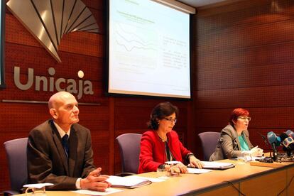 Presentación del último informe de Analistas Económicos.