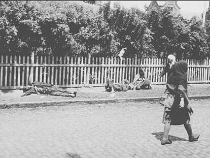 Fallecidos en Járkov por la hambruna en 1933. La fotografía pertenece a la colección del Museo del Holodomor de Kiev.