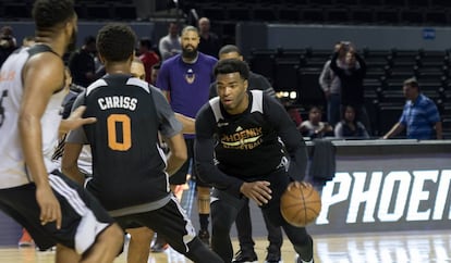 Sesión de entrenamiento de los Phoenix Suns en la Arena Ciudad de México.