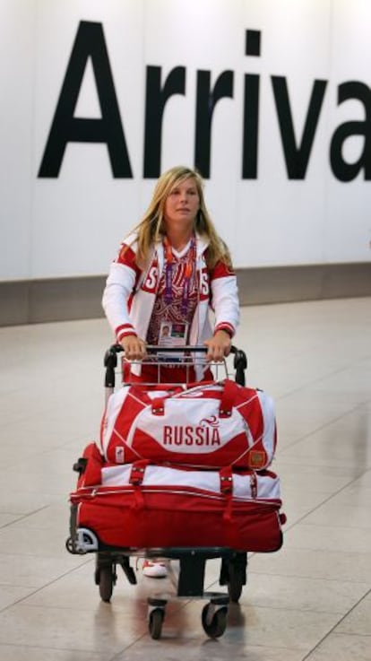 La regatista rusa Tatiana Bazyuk a su llegada a Heathrow.