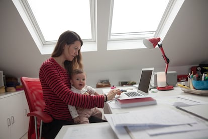 mujeres en teletrabajo