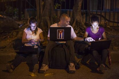 Un punto de acceso a Internet en Cuba.