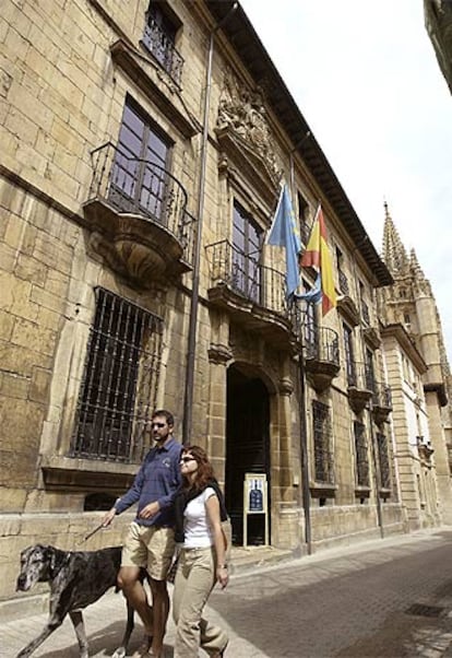 Fachada del Museo de Bellas Artes de Asturias.