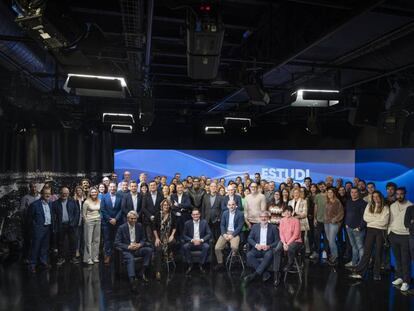 Foto de familia de los asitentes a la gala.