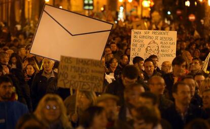 Un aspecto de la manifestaci&oacute;n que recorri&oacute; el s&aacute;bado las calles de Valencia contra los recortes.