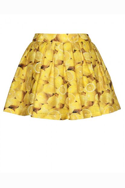 Juega con las combinaciones con esta falda estampada de limones de Alice+Olivia (310 euros).