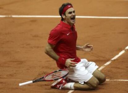 Federer, tras el punto crucial que dio la Copa Davis a Suiza.