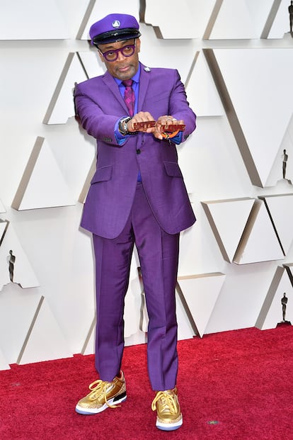 Spike Lee, director de la película Infiltrado en el KKKlan. Para la ocasión escogió un llamativo traje morado en homenaje a Purple Rain, de Prince, y lo acompañó con un colgante del símbolo que identificaba al cantante.