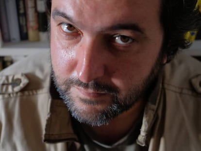La última novela de Álvaro Colomer, en 'Página 2'
