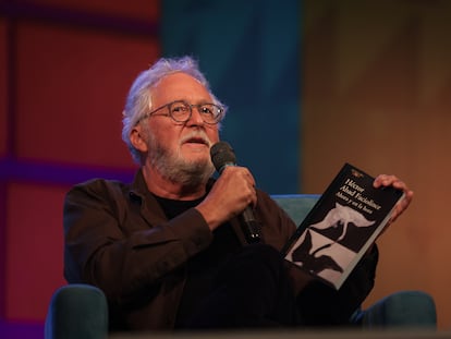 Héctor Abad Faciolince durante la presentación de su libro 'Ahora y en la hora' en la FILBO, el 3 de mayo.