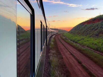 El Rovos Rail en su ruta entre Pretoria y Durban.