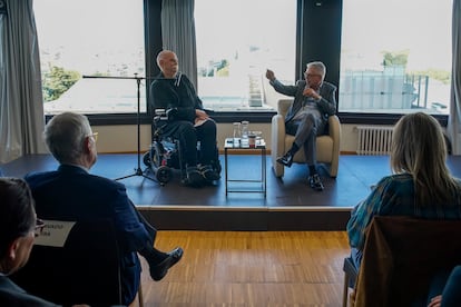 Javier Moreno presenta el libro '¿Quién manda aquí?', junto a Martín Caparros, en el Círculo de Bellas Artes en Madrid, este jueves.