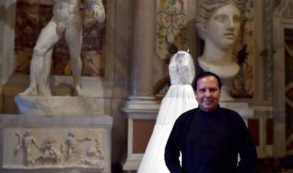 Azzedine Alaïa, en una exposición de su obra en la Galería Borghese en Roma.