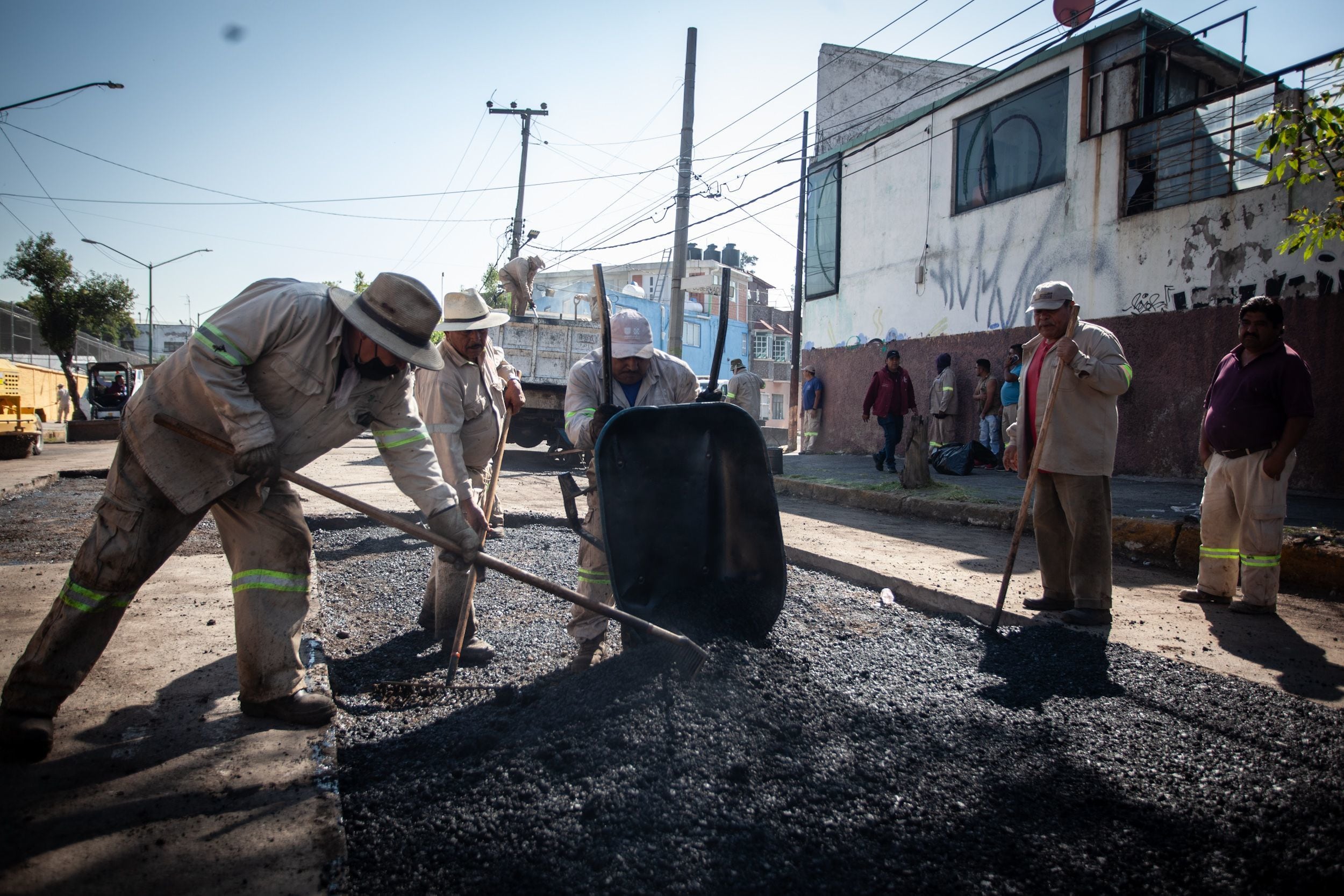 Los baches abiertos de una ciudad en obras