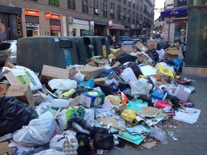 Calle Amaniel Con San Bernardino.