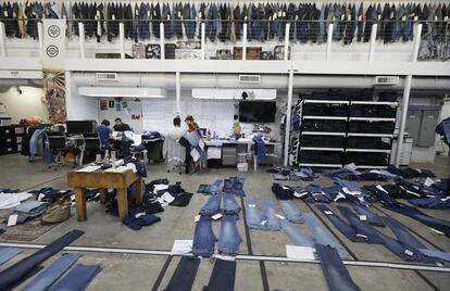 Trabajadores del laboratorio de innovación de Levi’s en San Francisco.