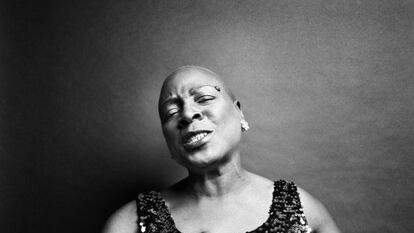 La cantante Sharon Jones, fotograf&iacute;ada en Nueva York. 