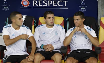 Kovacic, en al banquillo junto a Lucas y Cristiano. 