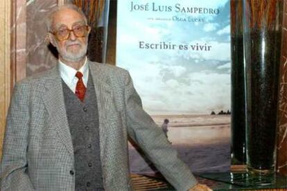 José Luis Sampedro, durante la presentación de <i>Escribir es vivir</i>.