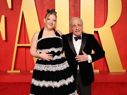 Francesca Scorsese y Martin Scorsese en la Vanity Fair Oscar Party 2024.