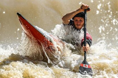 Yannick Laviolette, de Canadá, durante una sesión de entranenamiento en la final de la Copa del Mundo de Piragüismo de Eslalon en La Seu d'Urgell.