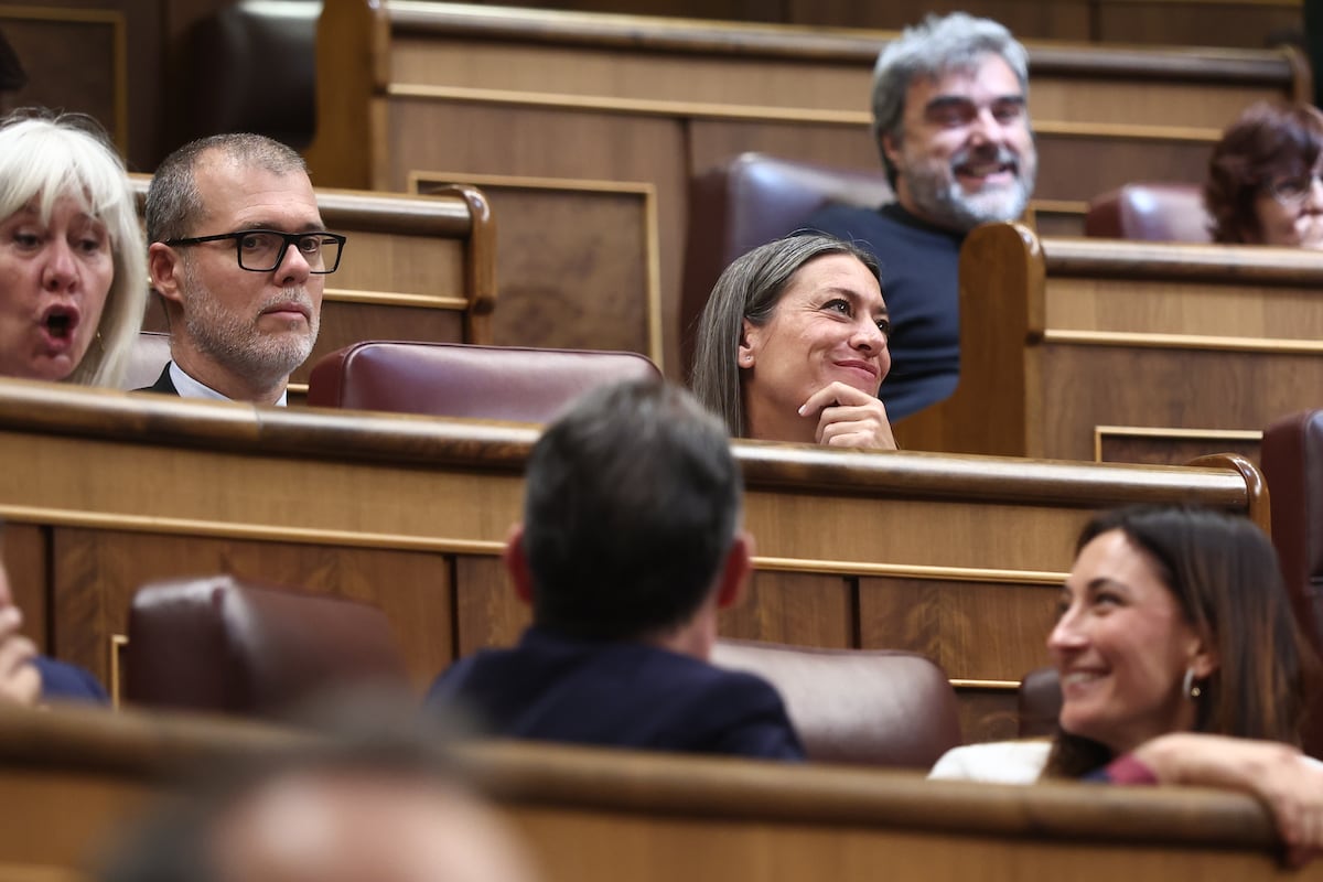 Junts critica que la regularización de migrantes “excluye el catalán” y se suma a PP y Vox para rechazar el decreto