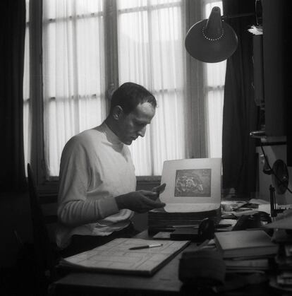 Boris Vian a casa seva, a Montmartre (París).