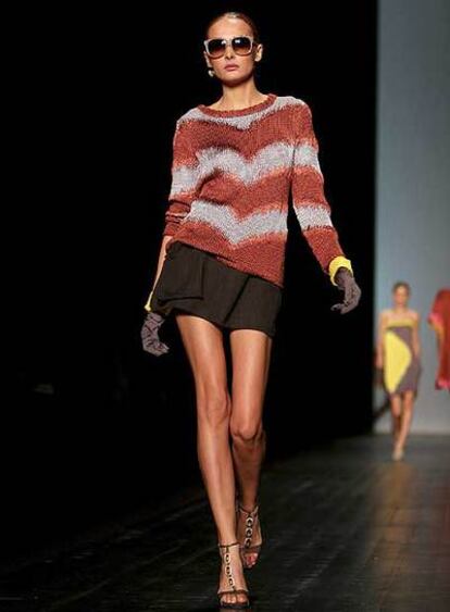 Uno de los diseños de Missoni para la temporada primavera/verano 2008 presentado en la Semana de la Moda de Milán.