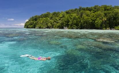 Snorkel en la laguna de Marovo, en las Islas Salomón.