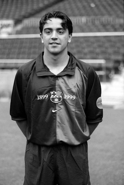 Xavi Hernández en la presentación oficial del Barcelona para la temporada 1999-2000.