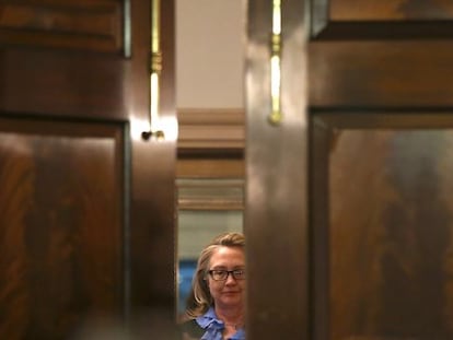 La secretaria de Estado, Hillary Clinton, en un instante previo a su comparecencia ante los medios esta semana.