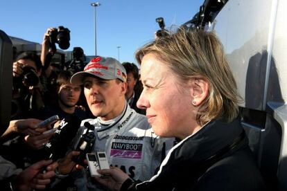 Schumacher junto a su 'manager', Sabine Kehm, en 2010.