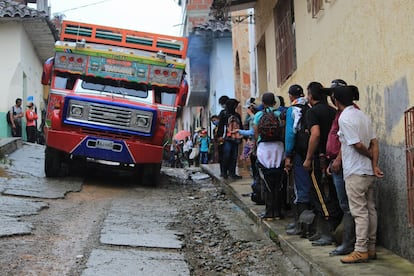 campesinos llegan al casco urbano de Ituango, Colombia