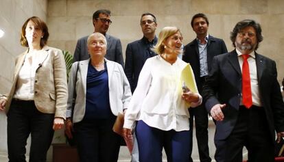 N&uacute;ria de Gispert en la reuni&oacute;n con el sector independentista de Uni&oacute;.