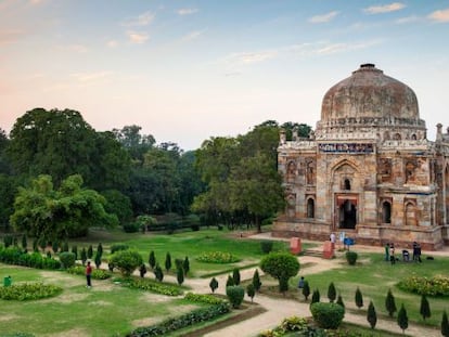 Tumba de Shish Gumbad en Lodi Gardens, uno de los grandes espacios verdes de Nueva Delhi. 